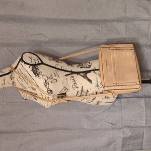 EUC Tan Croc Leather Adrienne Vittadini Crossbody Purse